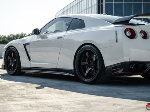 Used 2014 Nissan GT-R Premium image 67