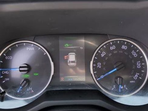 Used 2019 Toyota RAV4 LE w/ Carpet Mat Package AWD/4WD image 14