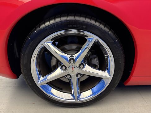 Used 2012 Chevrolet Corvette Convertible w/ 2LT Preferred Equipment Group image 8