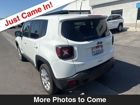Used 2023 Jeep Renegade Latitude AWD/4WD image 3