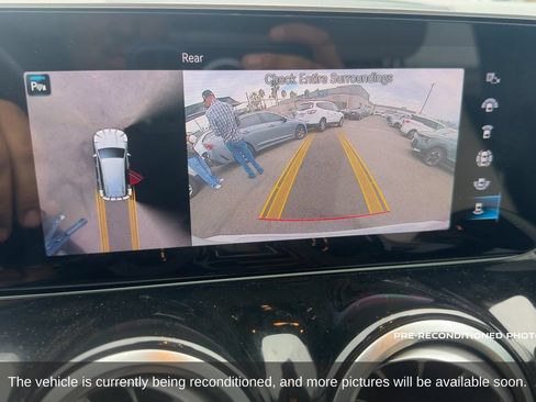 Used 2020 Mercedes-Benz GLB 250 4MATIC image 17