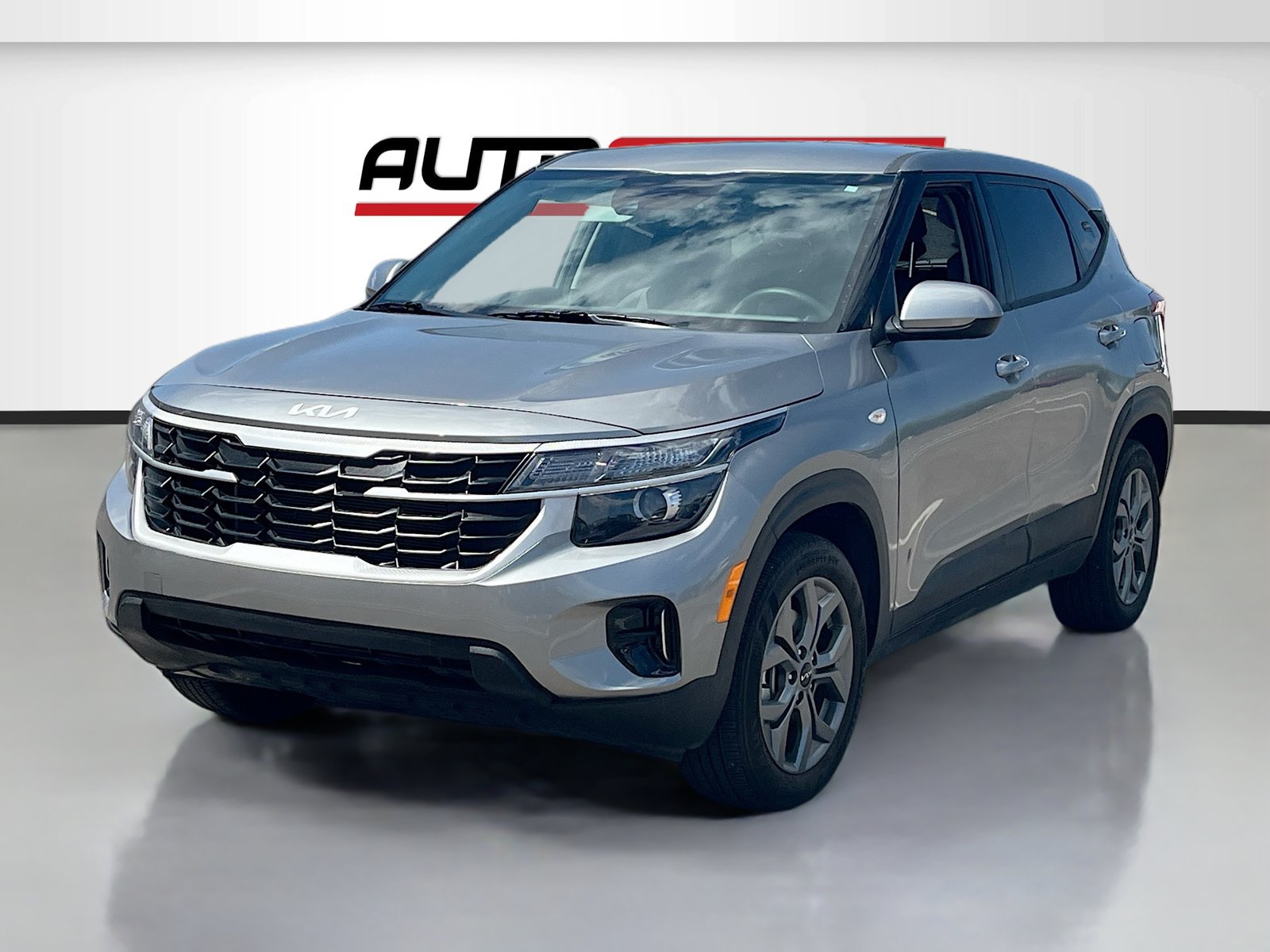 Used 2024 Kia Seltos LX AWD/4WD image 3