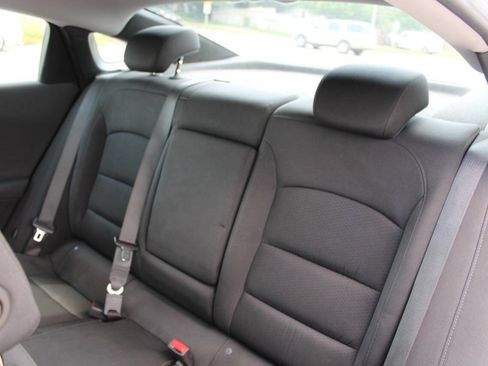 Used 2020 Chevrolet Malibu LT FWD image 18