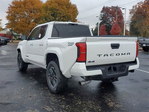 New 2025 Toyota Tacoma TRD Sport image 3