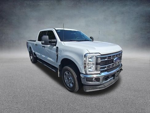Used 2025 Ford F350 XLT AWD/4WD image 9