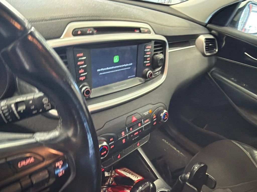 Used 2018 Kia Sorento AWD image 4