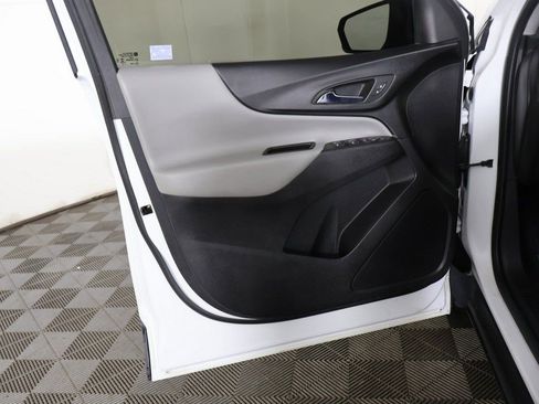 Used 2022 Chevrolet Equinox LS w/ LS Convenience Package FWD image 20