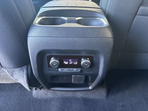 Certified 2025 GMC Acadia Elevation FWD image 21