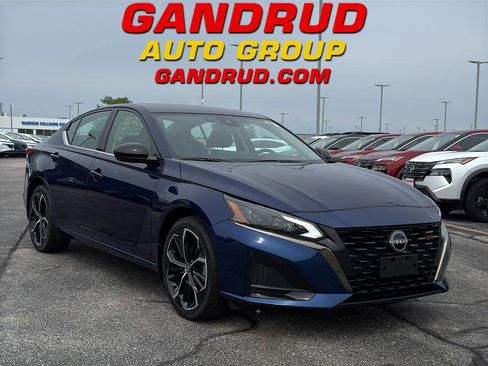 Certified 2024 Nissan Altima 2.5 SR w/ SR Premium Package AWD/4WD image 1