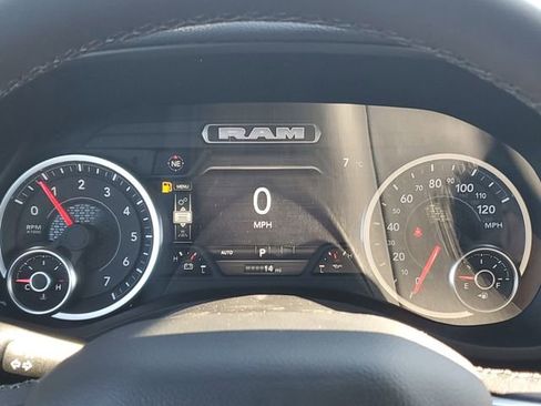 New 2026 RAM 1500 4x4 Crew Cab image 8