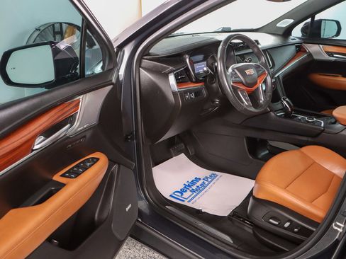 Used 2023 Cadillac XT5 Premium Luxury AWD/4WD image 3