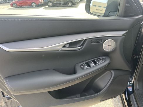 New 2025 INFINITI QX50 Luxe image 10