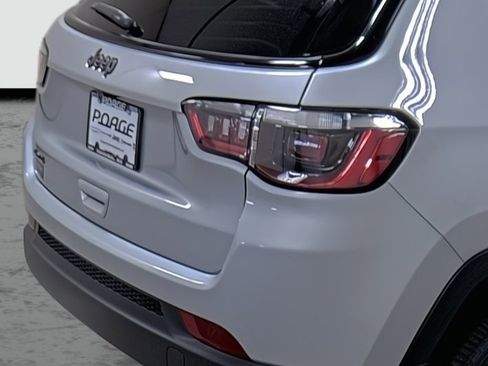 New 2026 Jeep Compass Latitude image 13