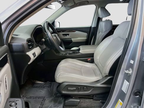 Used 2024 Honda Pilot Touring image 22