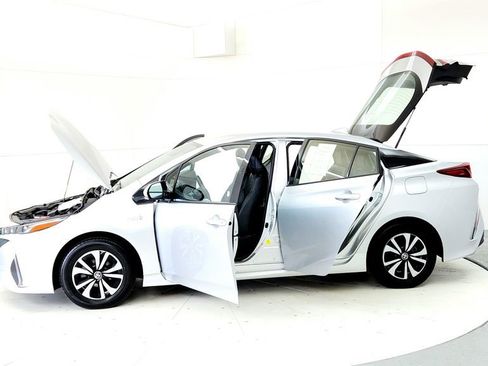 Certified 2018 Toyota Prius Prime Premium FWD image 10