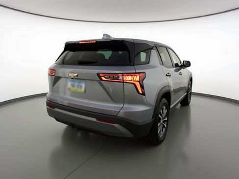 Used 2025 Chevrolet Equinox LT image 9