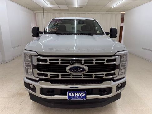 Used 2025 Ford F250 XLT AWD/4WD image 7