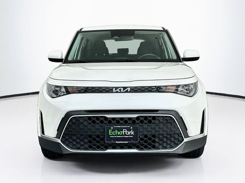 Used 2025 Kia Soul LX w/ LX Technology Package FWD image 2