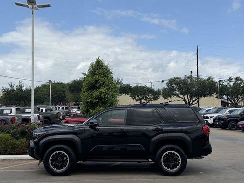 Certified 2025 Toyota 4Runner TRD Off-Road Premium w/ Tow Technology Package AWD/4WD image 4