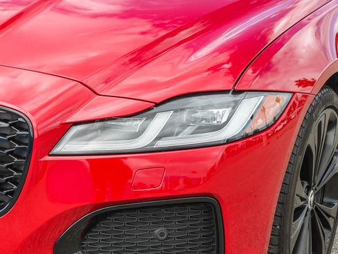 Used 2024 Jaguar XF R-Dynamic SE image 5