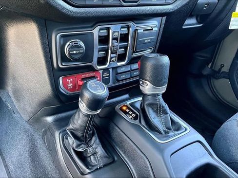 New 2026 Jeep Gladiator Sport AWD/4WD image 15