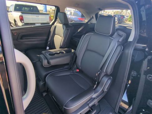 New 2026 Honda Odyssey Touring image 13