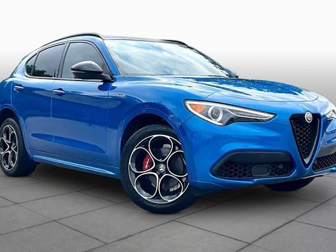 Used 2023 Alfa Romeo Stelvio Veloce AWD/4WD image 4