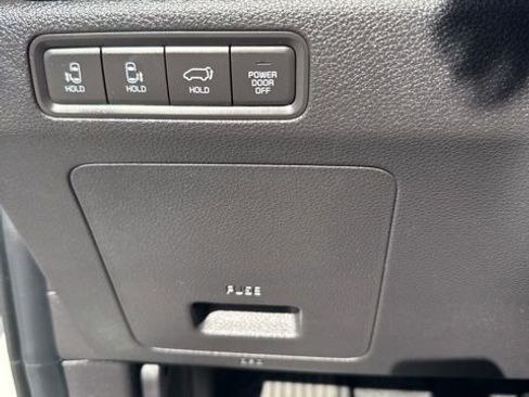 Used 2024 Kia Carnival SX Prestige image 15