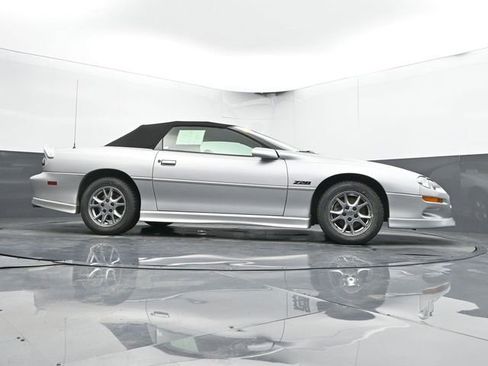 Used 2002 Chevrolet Camaro Z28 w/ Sport Appearance Pkg RWD image 41
