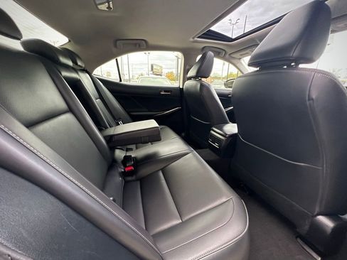 Used 2018 Lexus IS 300 image 24