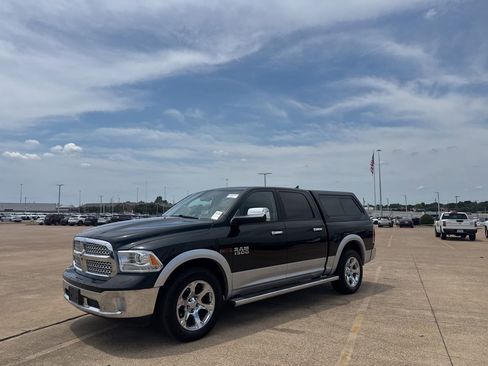 Used 2015 RAM 1500 Laramie w/ Convenience Group AWD/4WD image 10