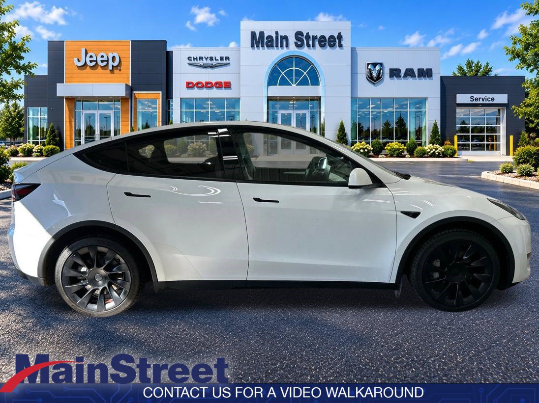 Used 2023 Tesla Model Y AWD image 6