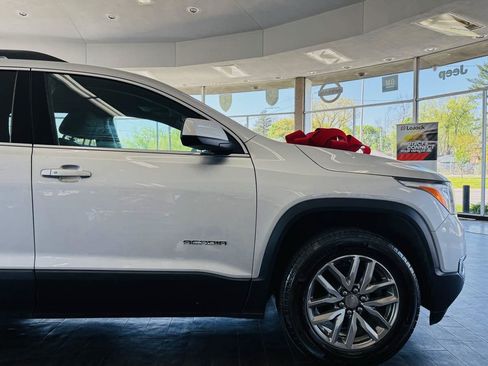 Used 2019 GMC Acadia SLE FWD image 4