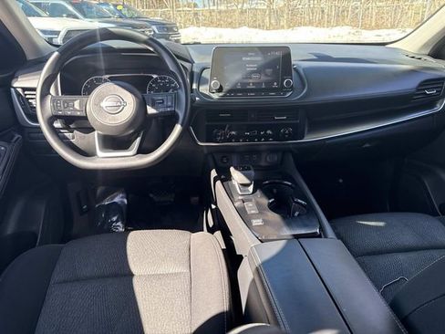 Used 2024 Nissan Rogue SV image 18