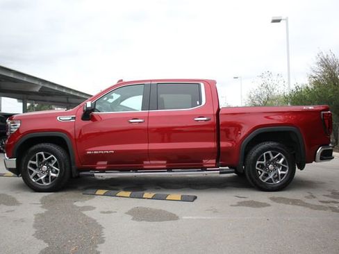 Used 2024 GMC Sierra 1500 SLT image 4