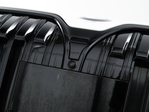 Used 2023 BMW 740i w/ Parking Assistance Package image 48