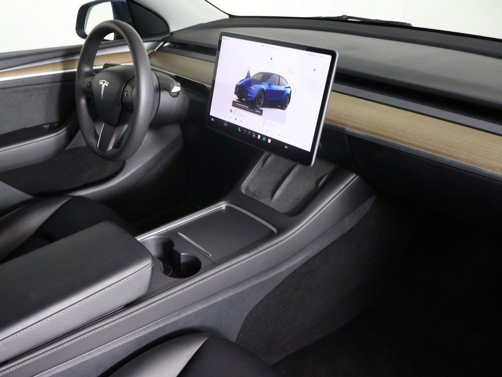 Used 2023 Tesla Model Y Long Range AWD/4WD image 33