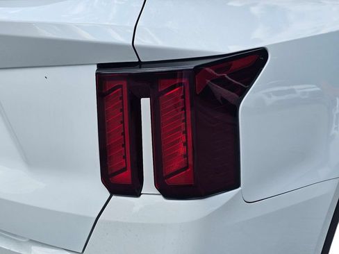 Certified 2024 Kia Sorento S FWD image 10