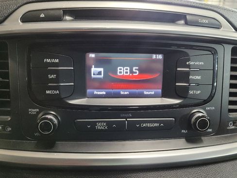 Used 2016 Kia Sorento EX image 25