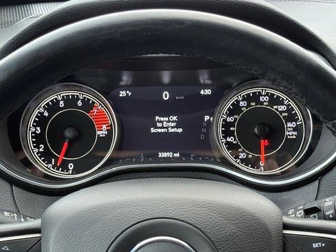 Used 2020 Jeep Cherokee Limited image 27