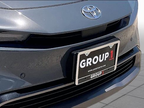 Used 2024 Toyota Prius XLE FWD image 28