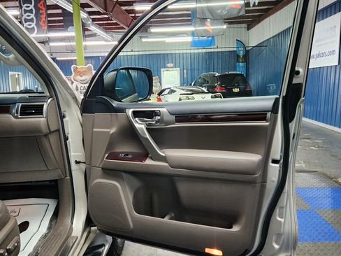 Used 2016 Lexus GX 460 Luxury image 10