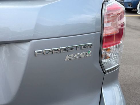 Used 2017 Subaru Forester 2.5i Premium AWD/4WD image 18