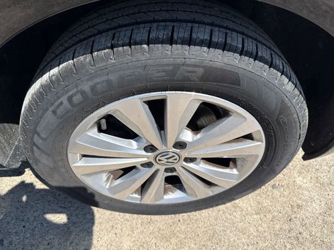 Used 2021 Volkswagen Golf 4-Door FWD image 7