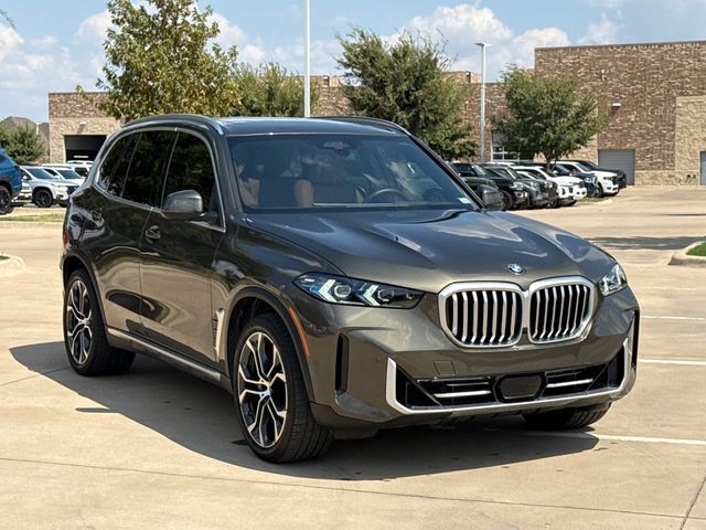 Used 2025 BMW X5 xDrive40i AWD/4WD image 3