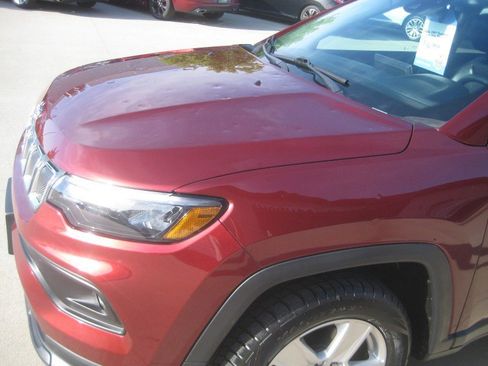 Used 2022 Jeep Compass Latitude w/ Convenience Group AWD/4WD image 23