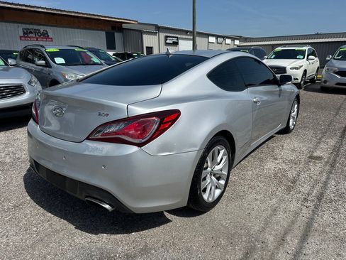 Used 2014 Hyundai Genesis 2.0T RWD image 6