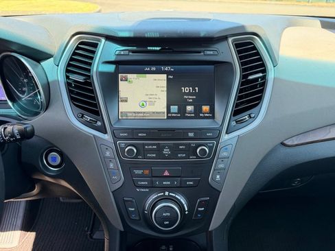 Used 2017 Hyundai Santa Fe Limited AWD/4WD image 22