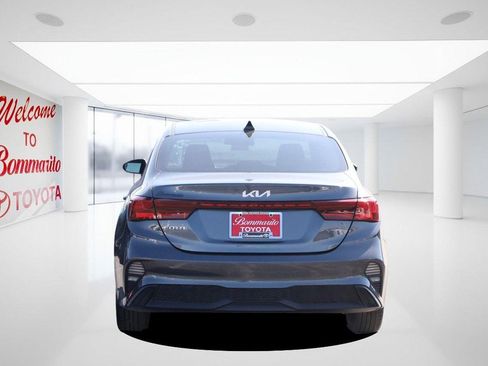 Used 2022 Kia Forte LXS image 6