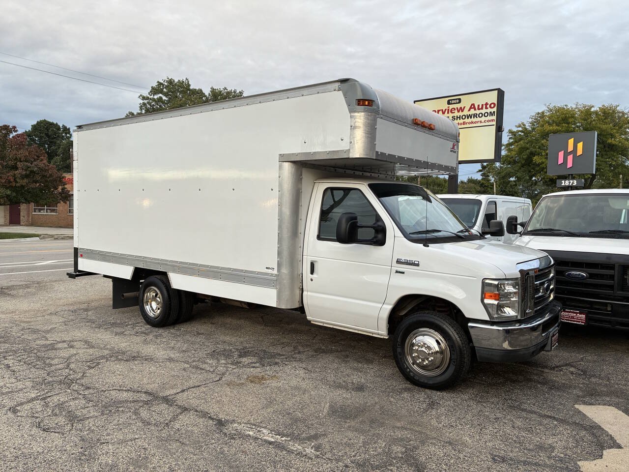Used 2013 Ford E-350 and Econoline 350 Super Duty w/ Payload Pkg RWD image 14